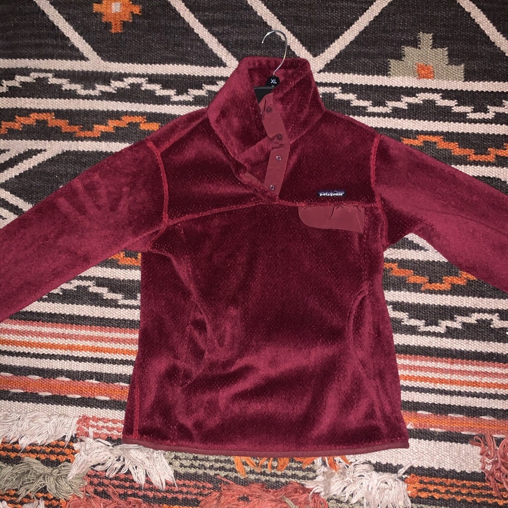 Maroon size small Patagonia pullover